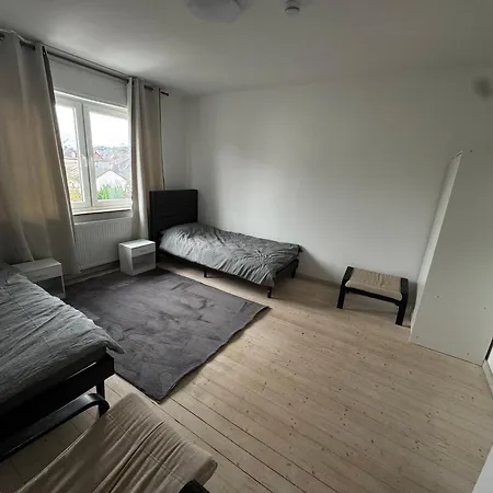 Ganze Mit Grossem Parkplatz-naehe A3 公寓 *