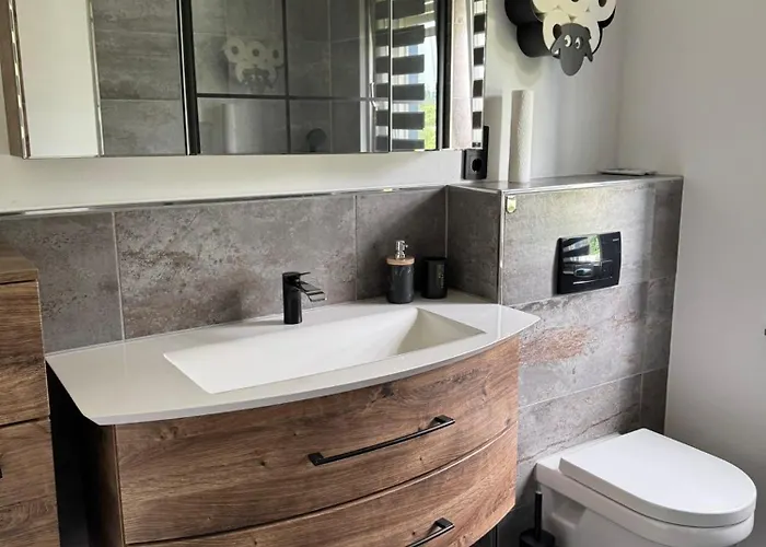 Ganze Mit Großem Parkplatz-nähe A3 *